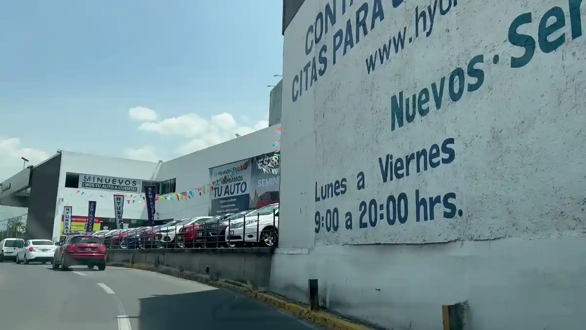 Auto Seminuevo — Concesionario de automóviles en Tlalnepantla
