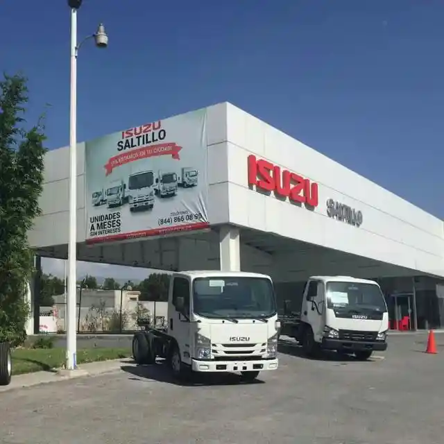 ISUZU SALTILLO photo 2
