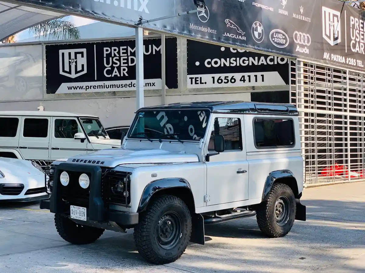 Premium Used Car Andares photo 3